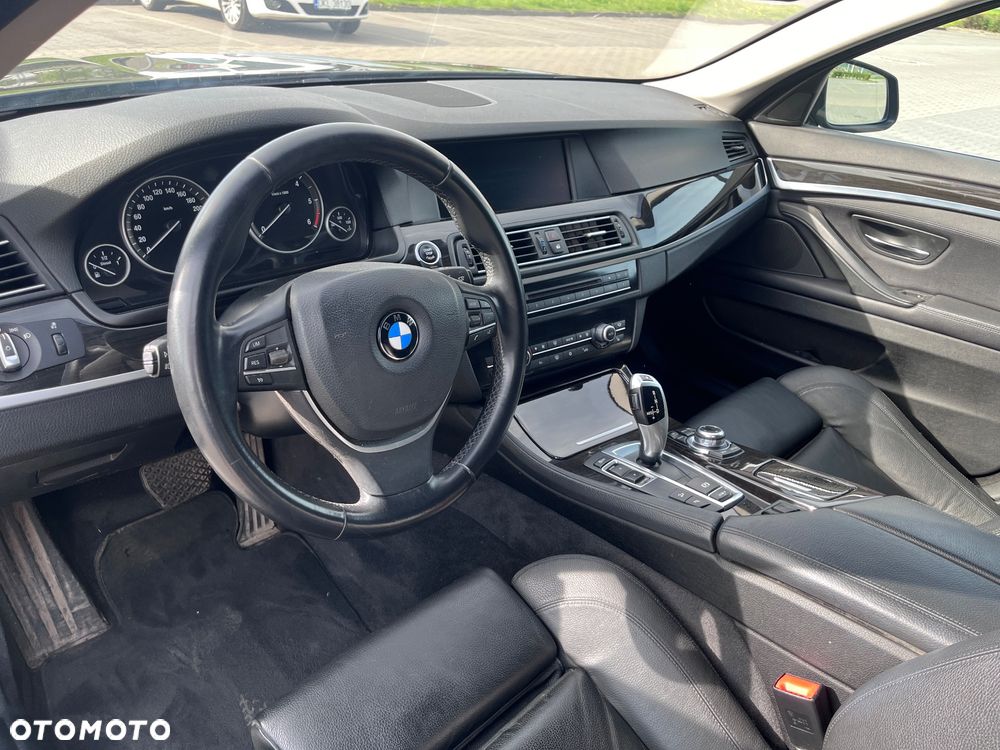 BMW Seria 5 525d xDrive - 5