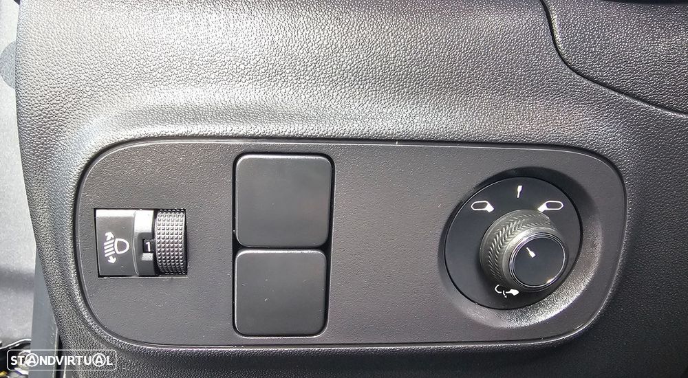 Citroën C3 1.2 PureTech C-Series - 17