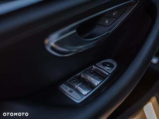 Mercedes-Benz CLS - 21