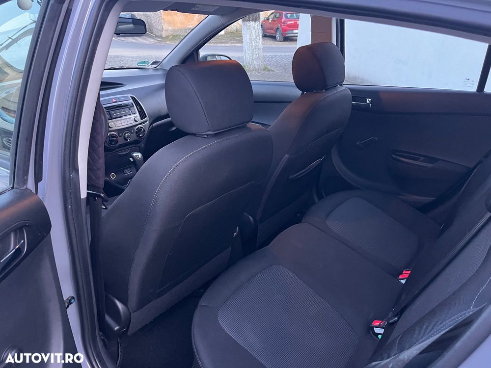 Hyundai i20 - 12