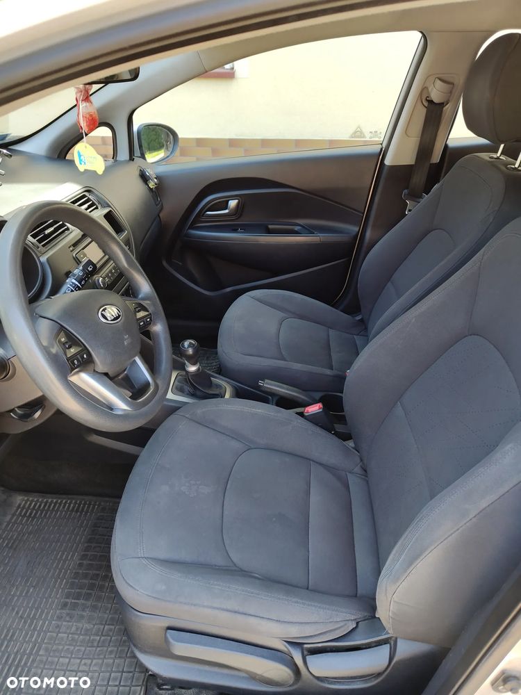 Kia Rio 1.2 M - 14