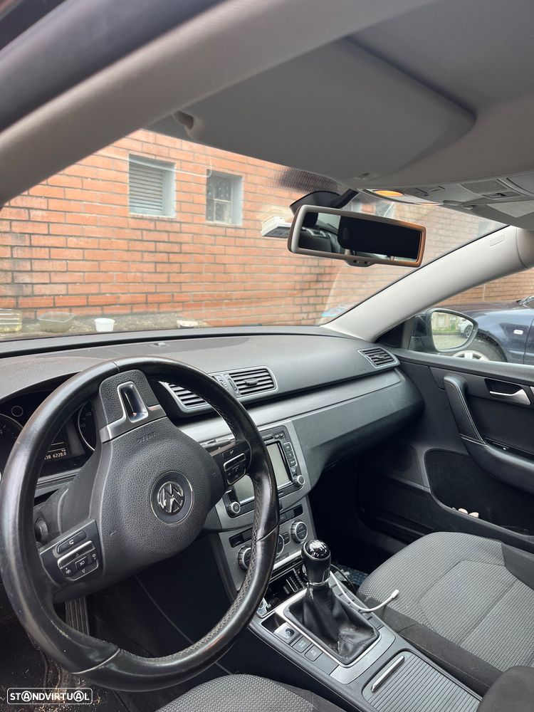 VW Passat 1.6 TDI BlueMotion - 11