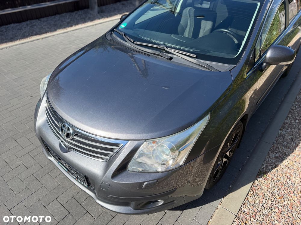 Toyota Avensis 2.0 D-4D - 12