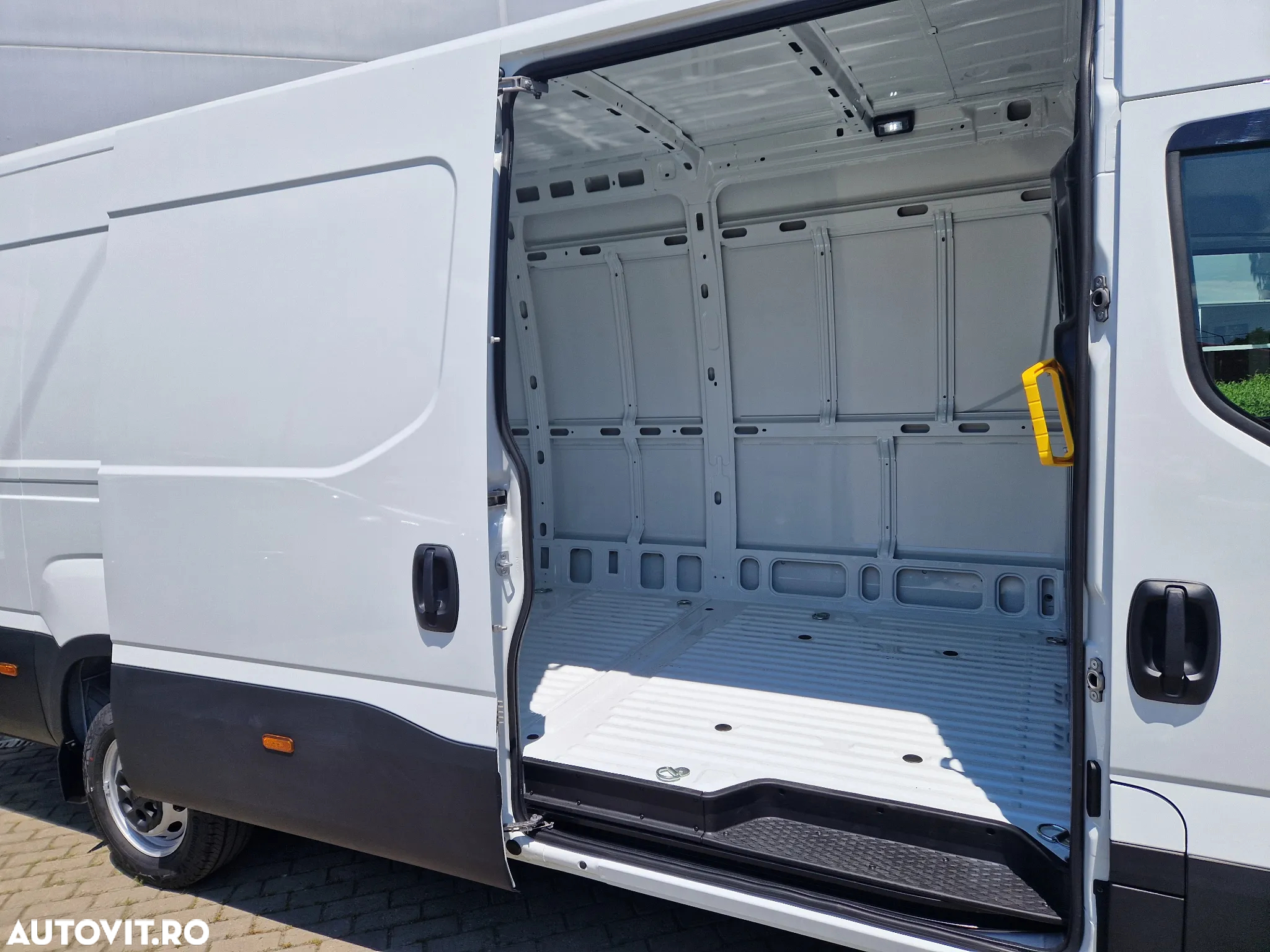 Iveco Daily 35S18 - 4