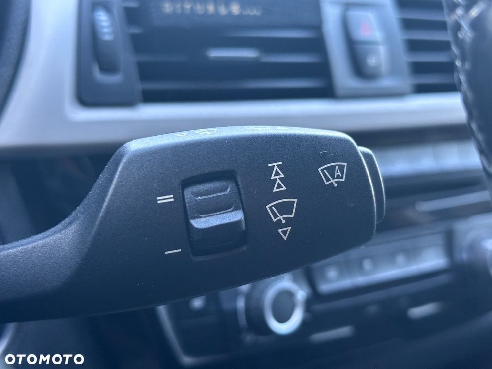 BMW Seria 3 320d Efficient Dynamics Edition Sport Line - 19