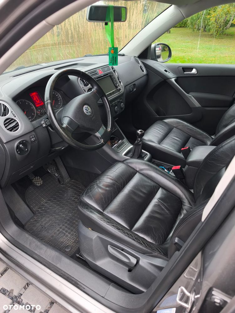 Volkswagen Tiguan - 4
