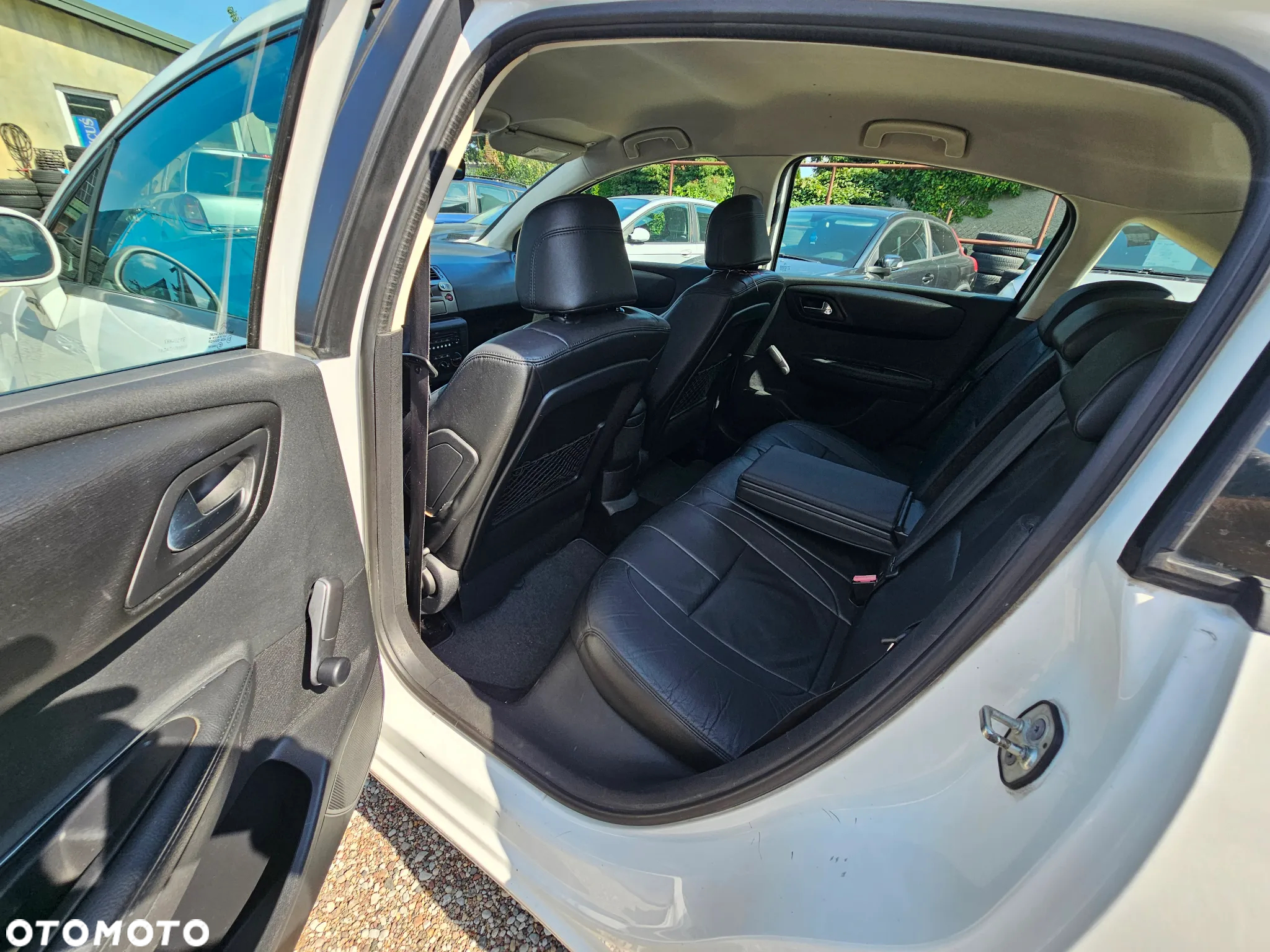 Citroën C4 1.6 HDi Advance - 8