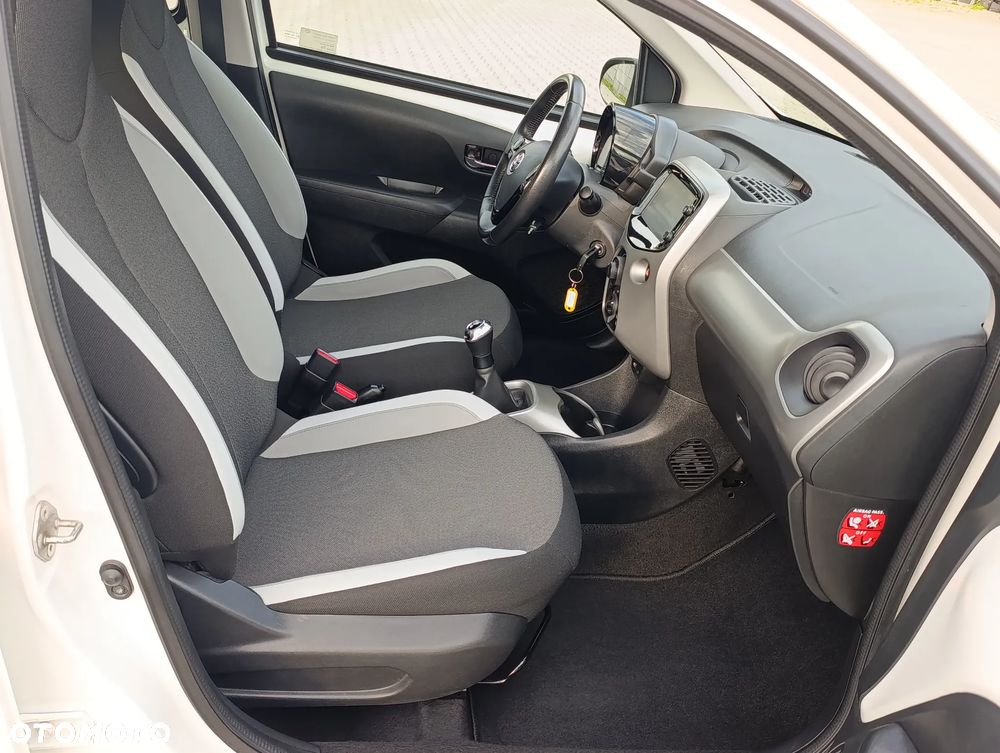 Toyota Aygo x-play - 5
