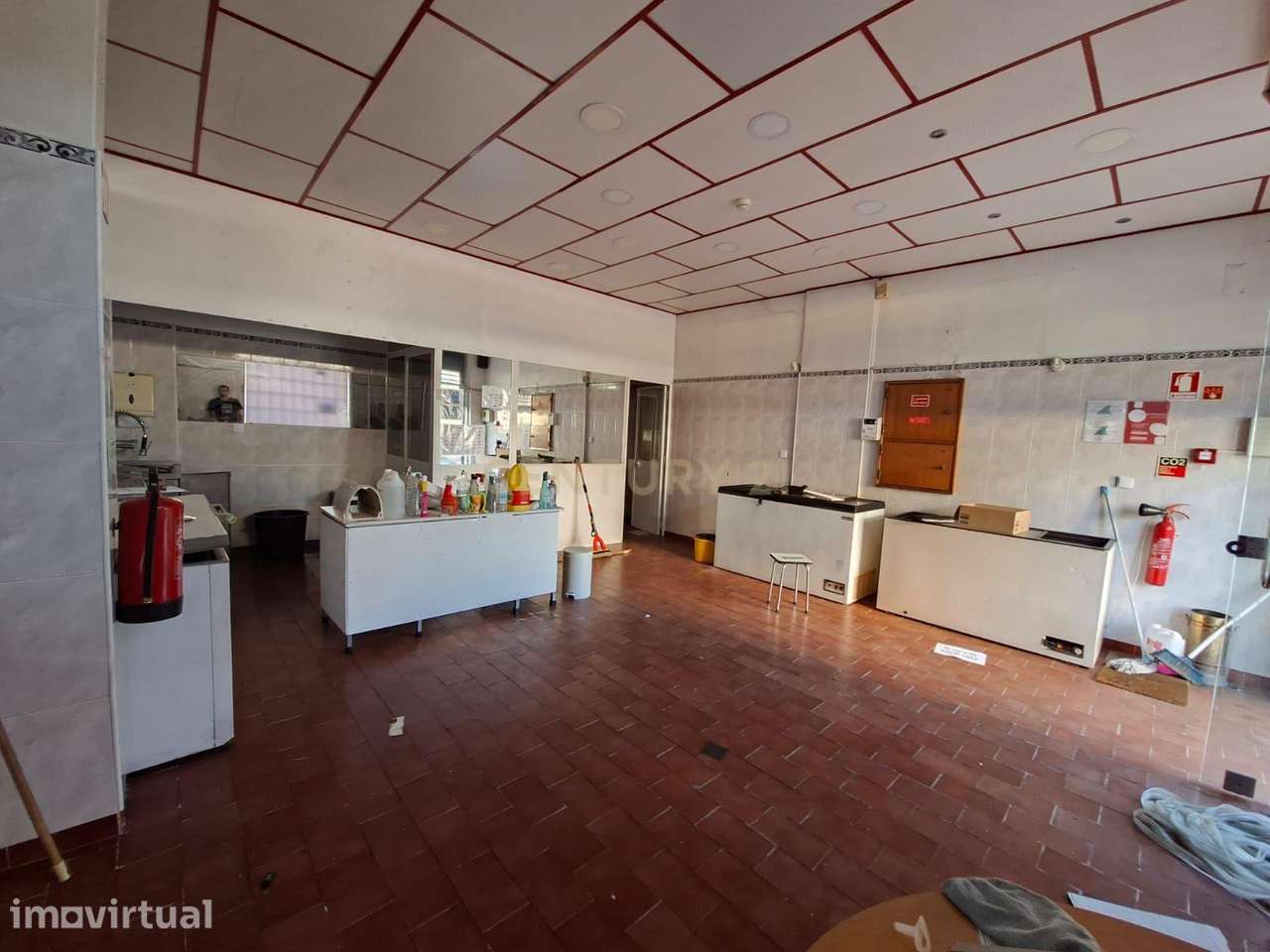 Loja para “”ARRENDAMENTO””, com uma área de 47,70 m2, casa de banho, e - Grande imagem: 5/14