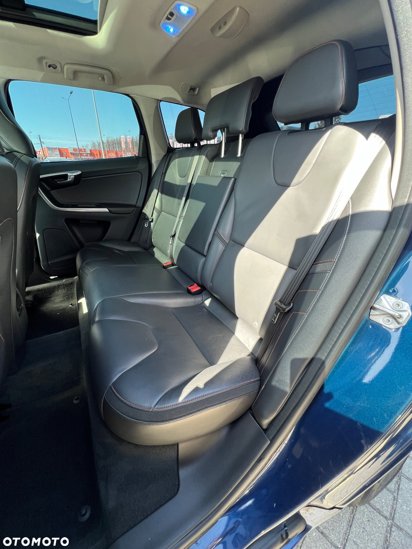 Volvo XC 60 D4 AWD Ocean Race - 28
