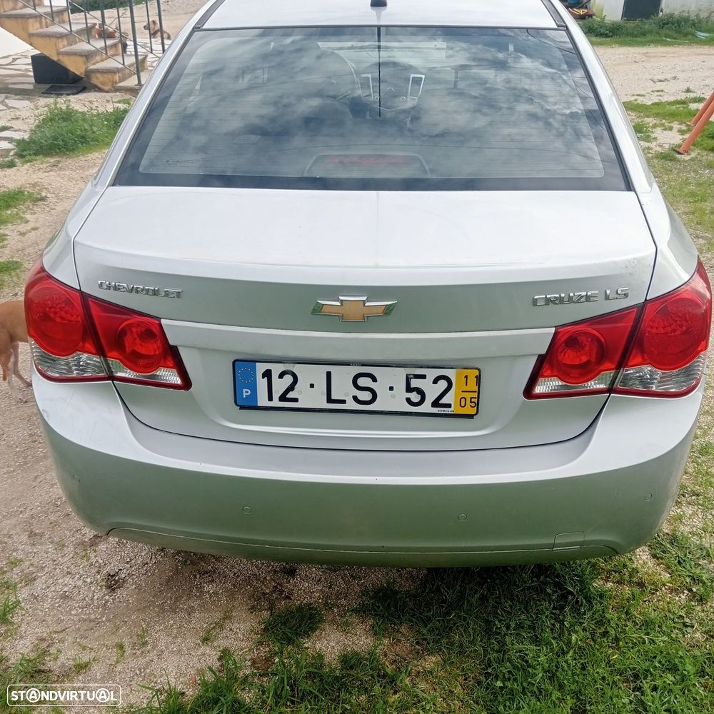 Chevrolet Cruze 1.6 LS - 11