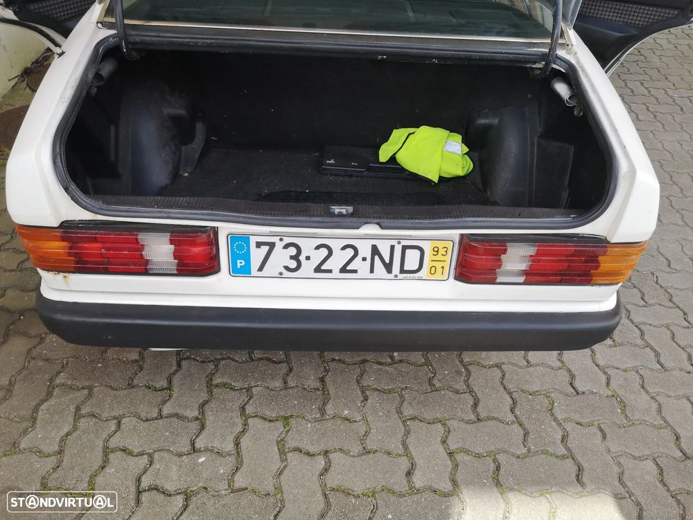 Mercedes-Benz W201 (1982-1993) 190 D 2.0 - 11