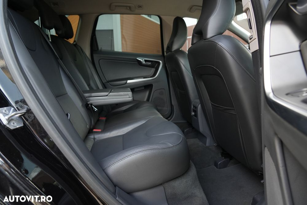 Volvo XC 60 D4 Geartronic Summum - 11
