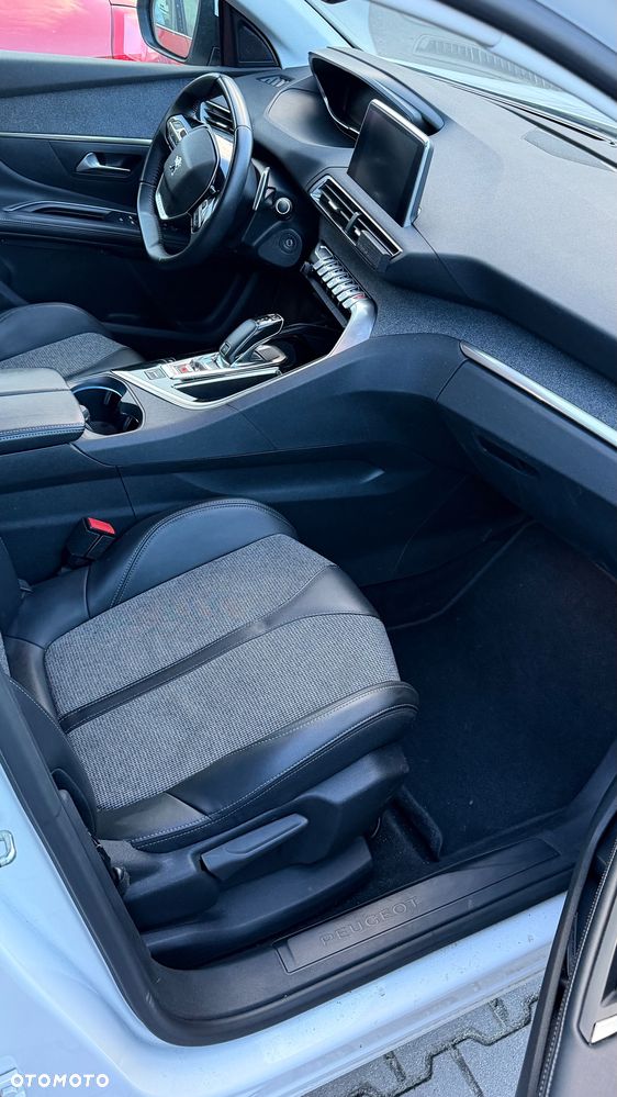 Peugeot 5008 1.2 PureTech Allure Pack S&S EAT8 - 18