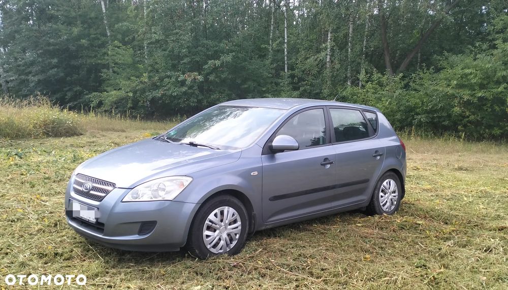 Kia Ceed - 4