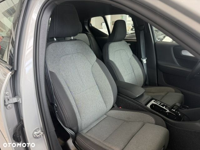Volvo XC 40 B3 Plus Dark - 20