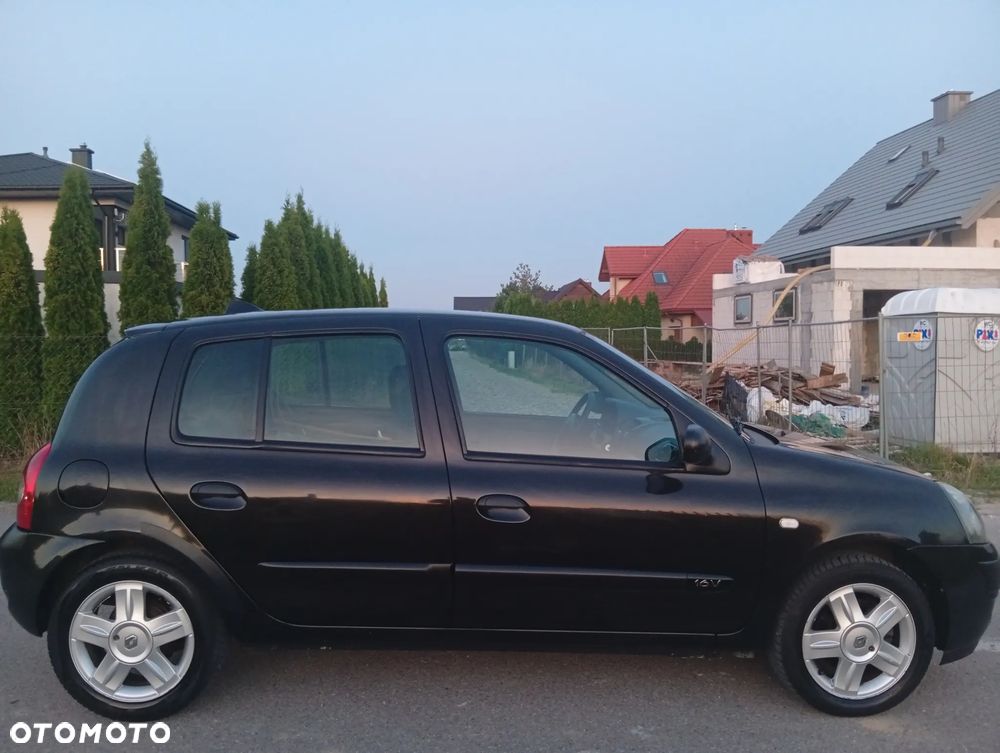 Renault Clio - 16