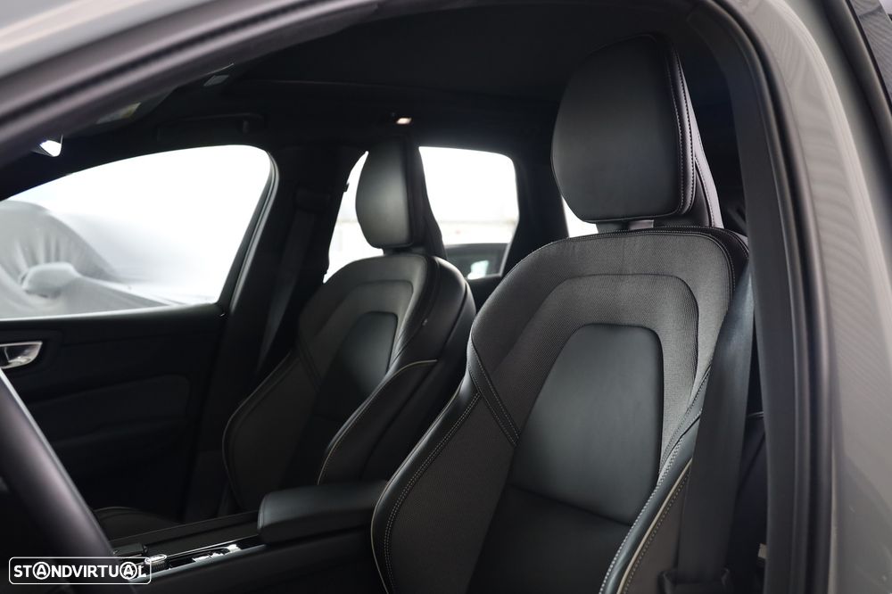 Volvo XC 60 2.0 T6 PHEV Black Edition AWD - 8