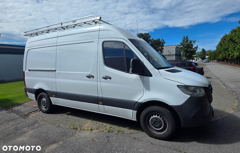 Mercedes-Benz Sprinter - 1