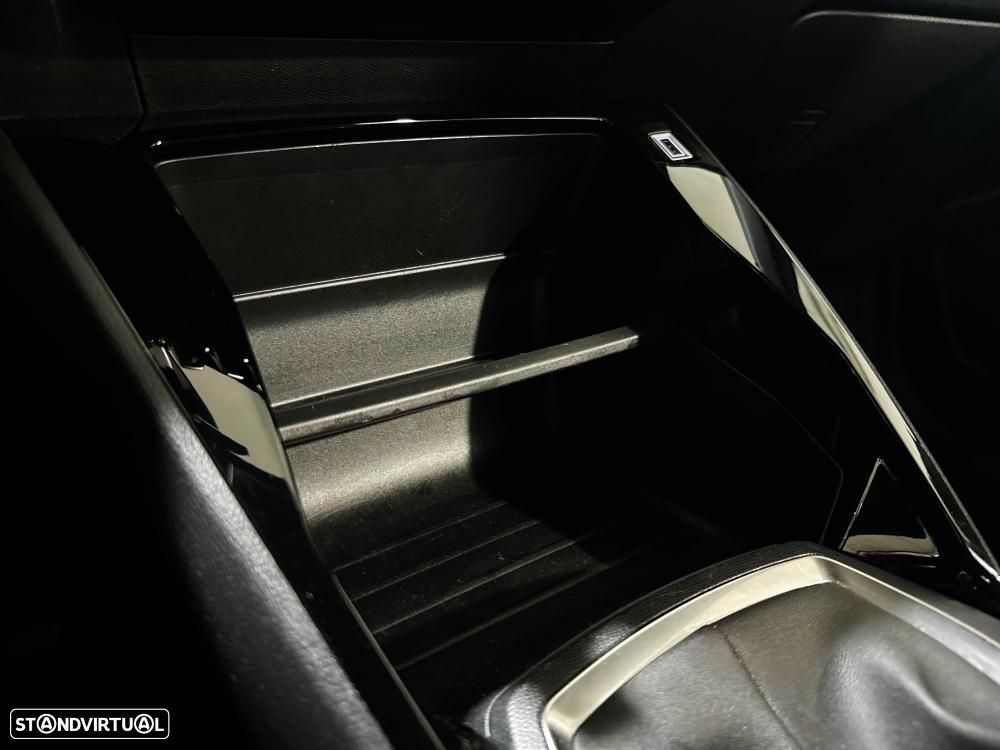 Peugeot 2008 1.2 PureTech Allure Pack - 48