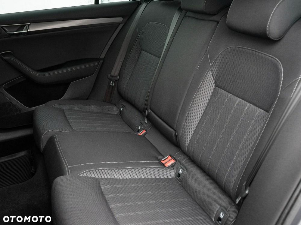 Skoda Superb 2.0 TDI SCR Style DSG - 28