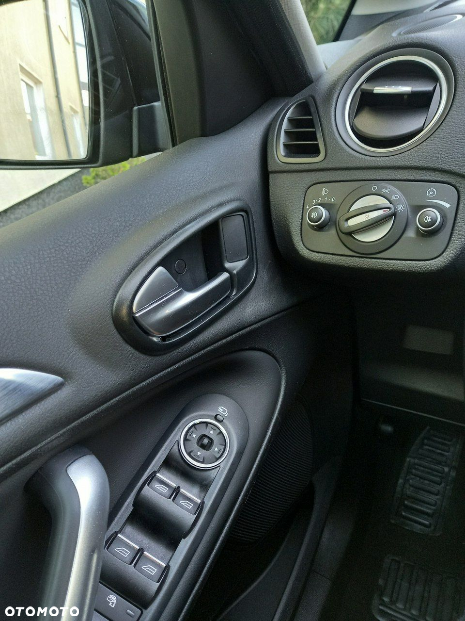 Ford S-Max 2.0 TDCi Titanium - 30