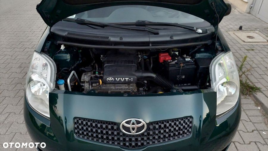 Toyota Yaris - 23