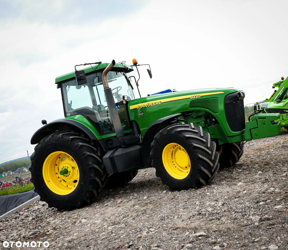 John Deere 8220 - 18