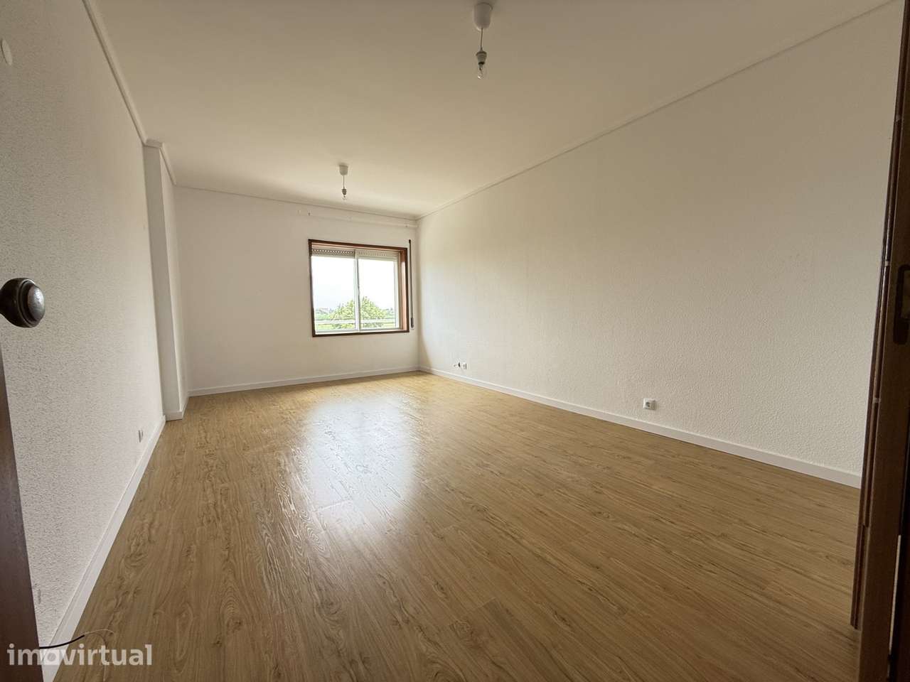 Apartamento T2 com garagem, S. Bernardo - Grande imagem: 5/13