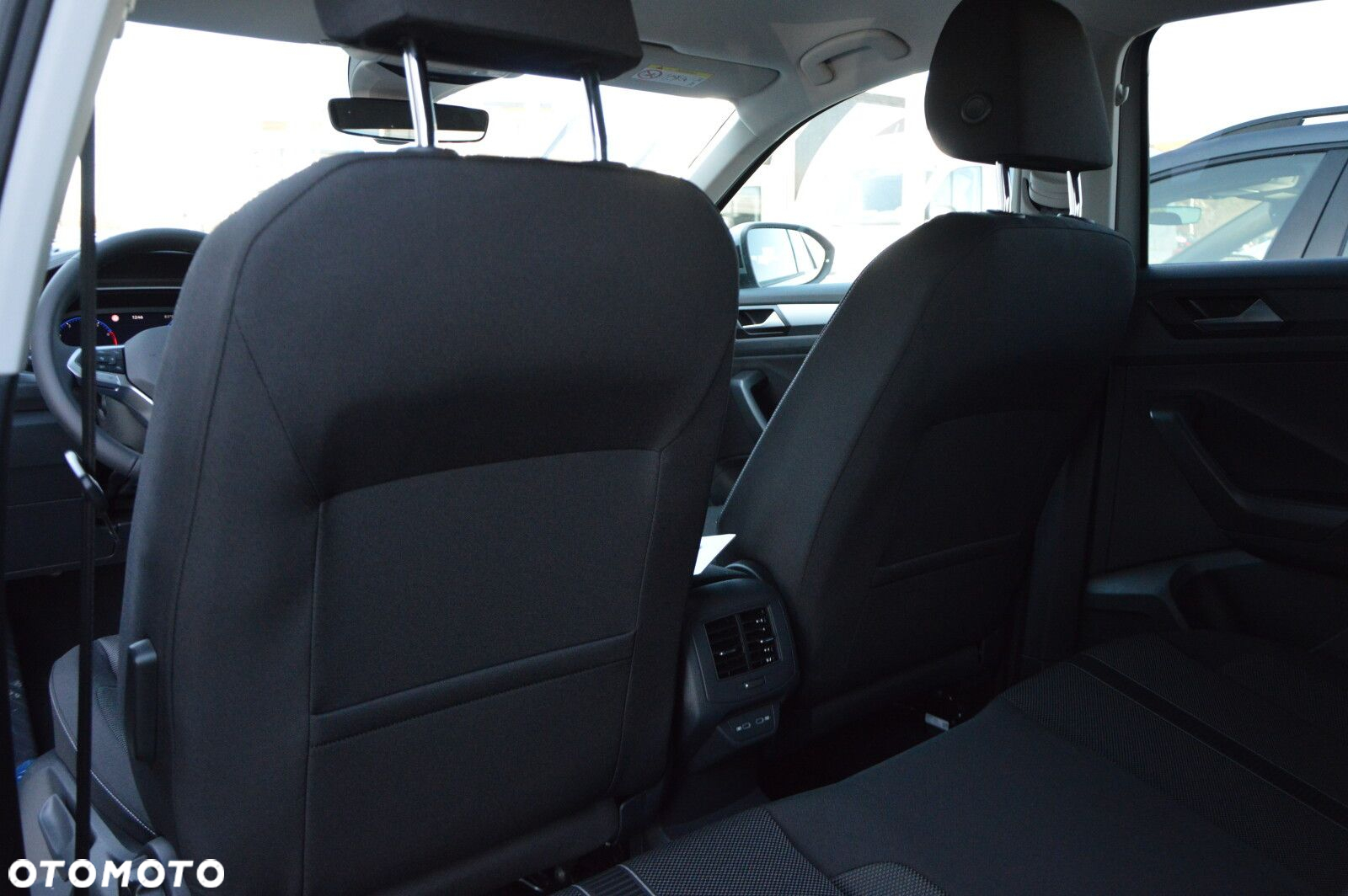 Volkswagen T-Roc - 15