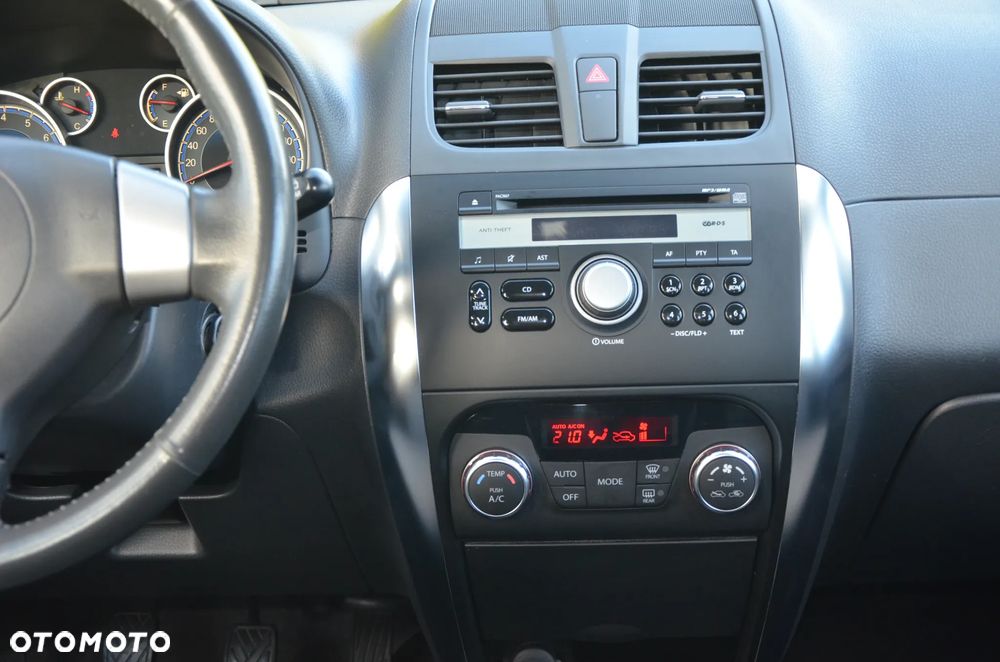 Suzuki SX4 1.6 Premium - 25
