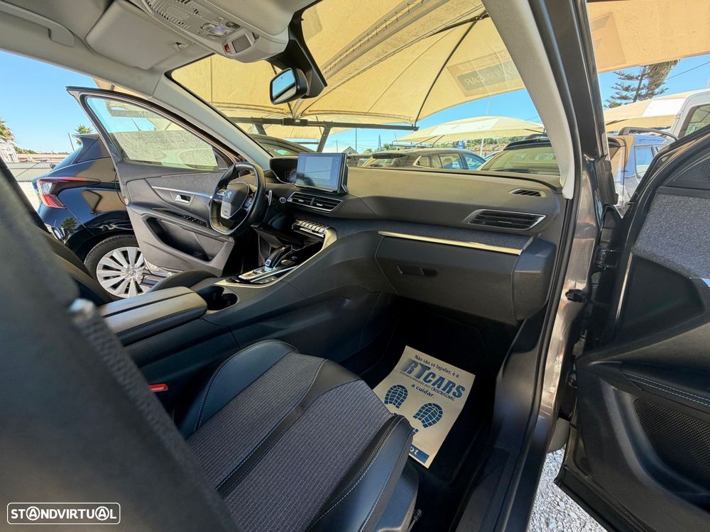 Peugeot 5008 1.5 BlueHDi Allure Pack EAT8 - 33