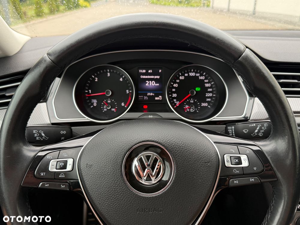 Volkswagen Passat Alltrack 2.0 TDI SCR 4Motion DSG (BMT) - 34