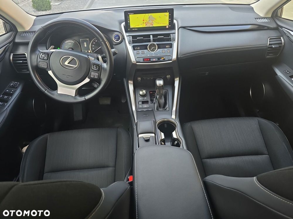 Lexus NX 300h Business Edition AWD - 26