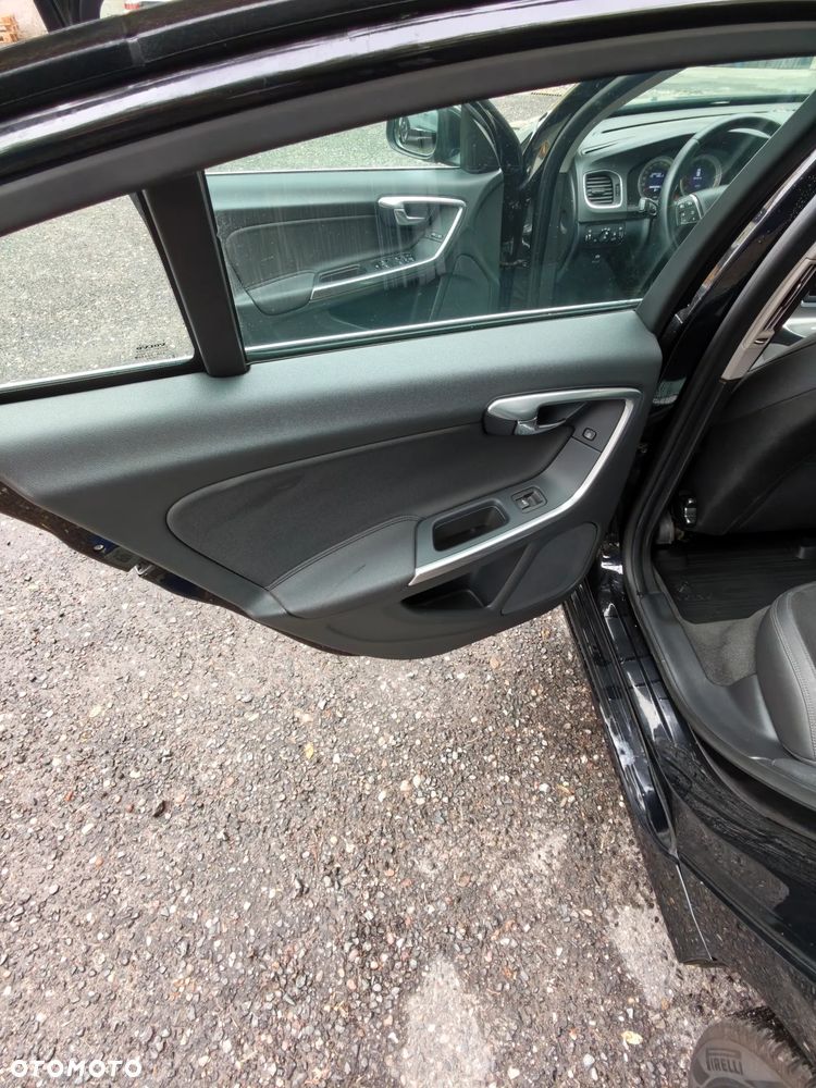 Volvo S60 D3 Momentum - 21