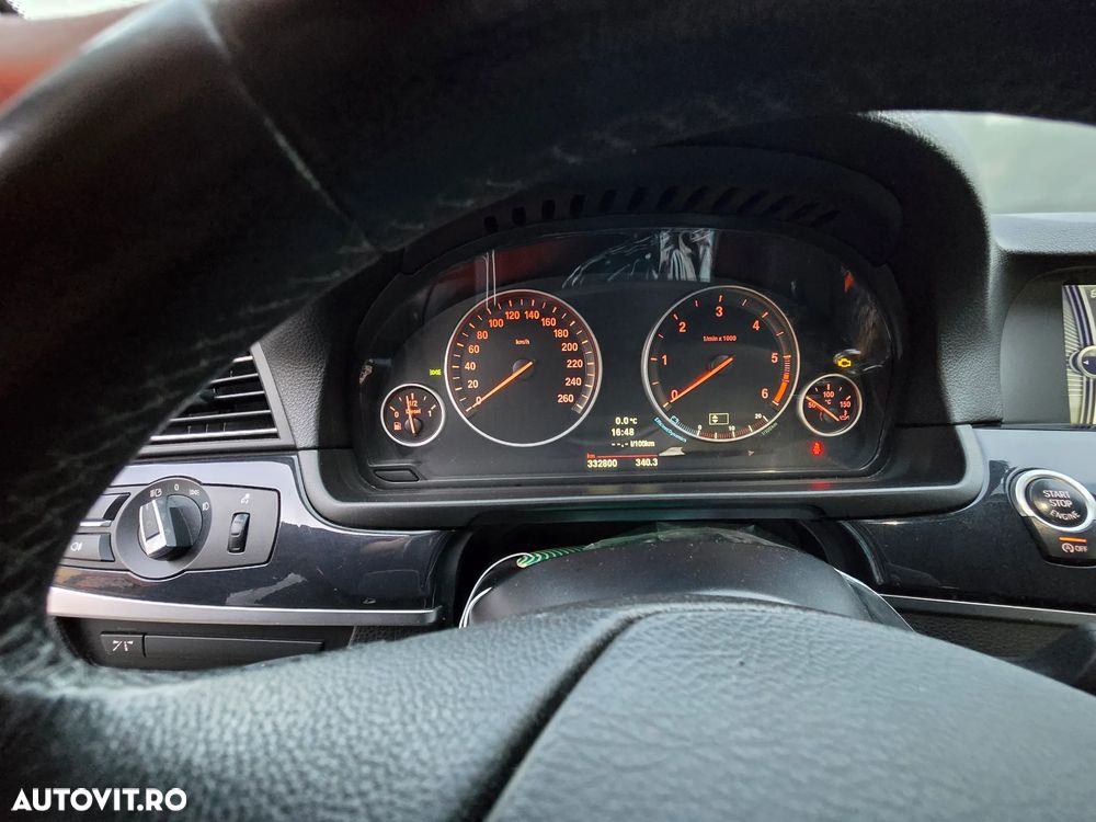 BMW Seria 5 525d Touring - 26