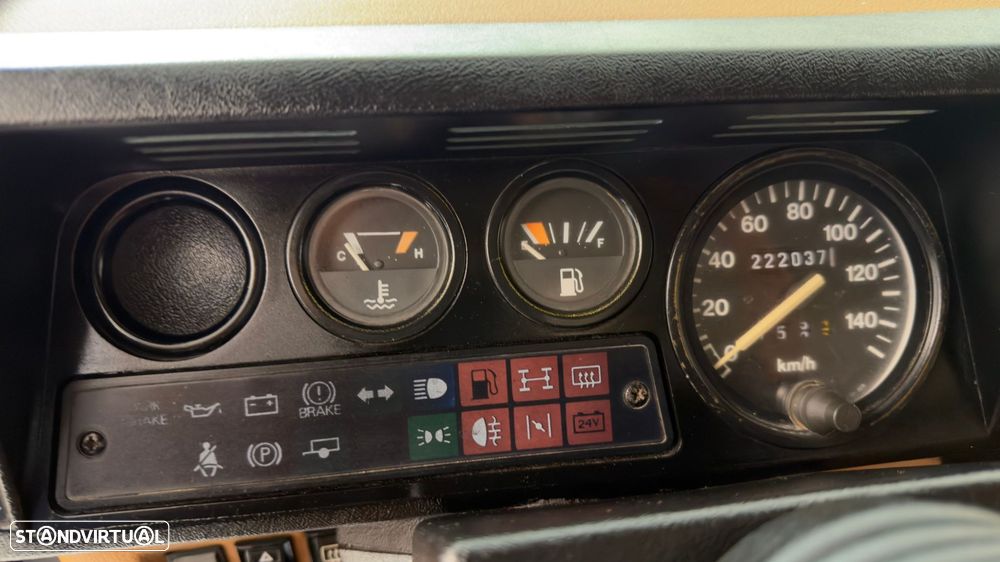 Land Rover Defender - 15