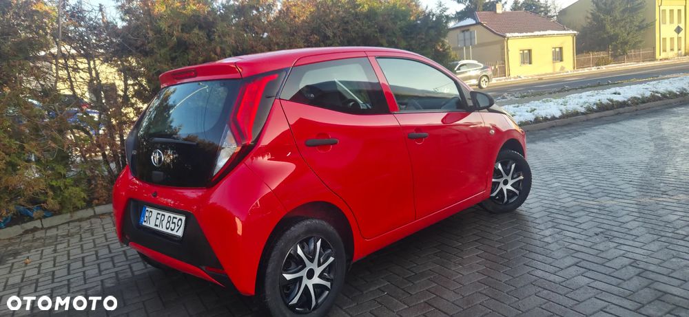 Toyota Aygo x-trend - 12