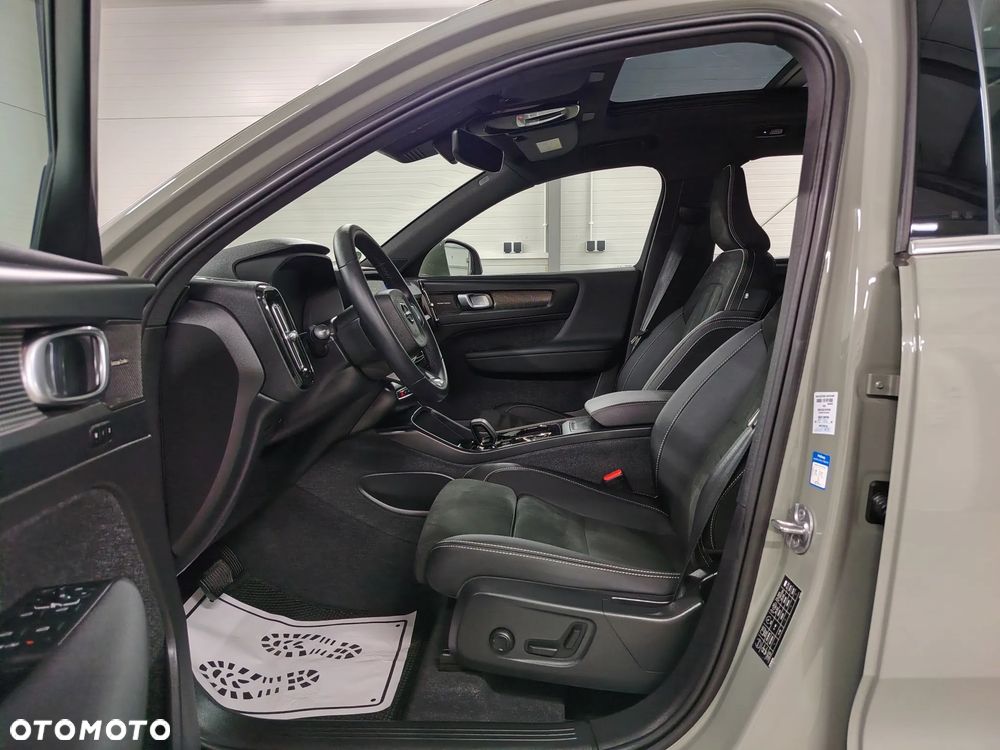 Volvo XC 40 B4 Plus Dark - 18