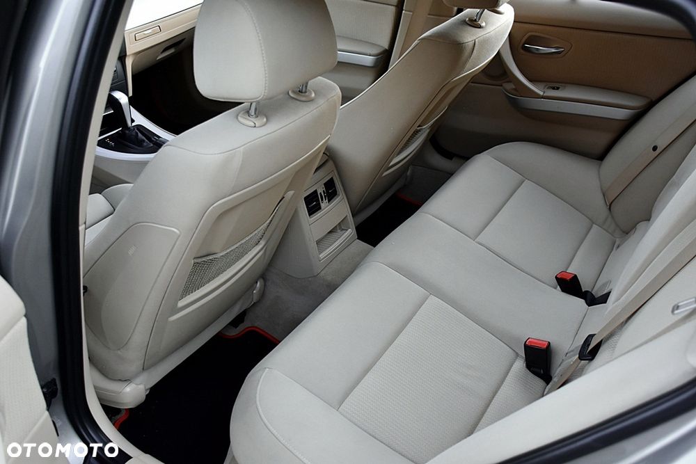 BMW Seria 3 320i Edition Sport - 39
