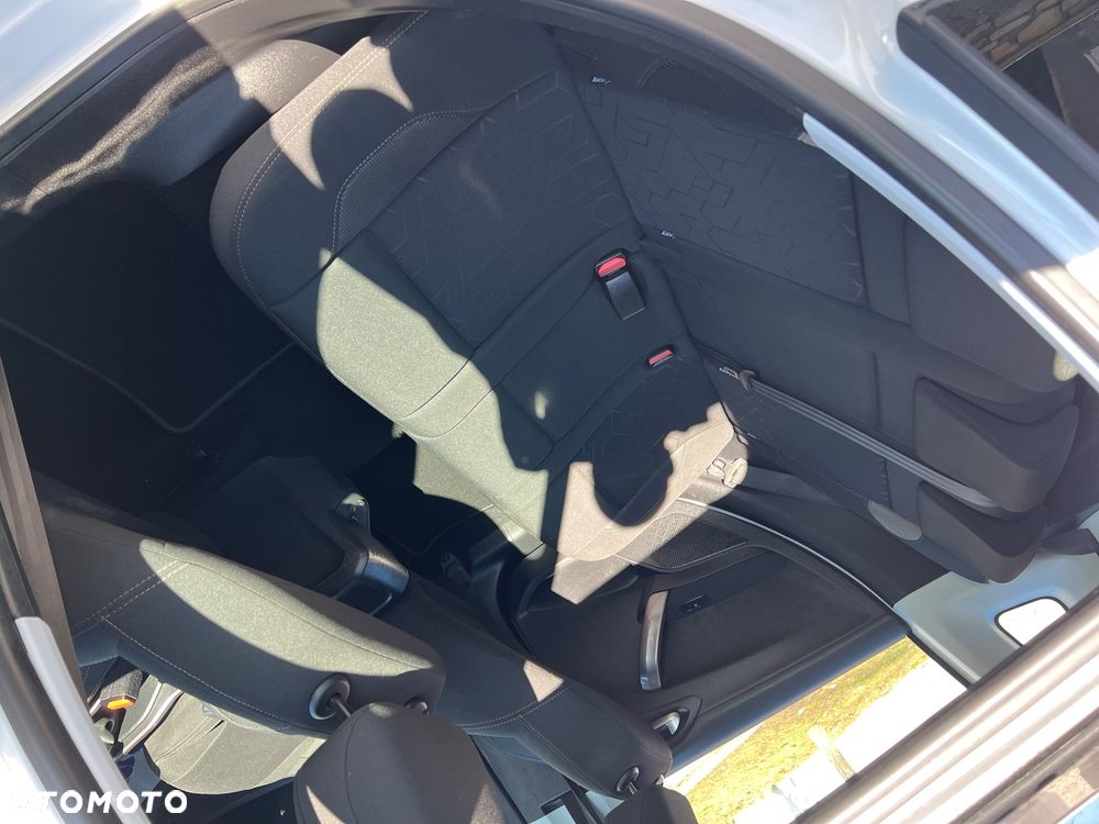 Peugeot 2008 PureTech 82 Urban Move - 25