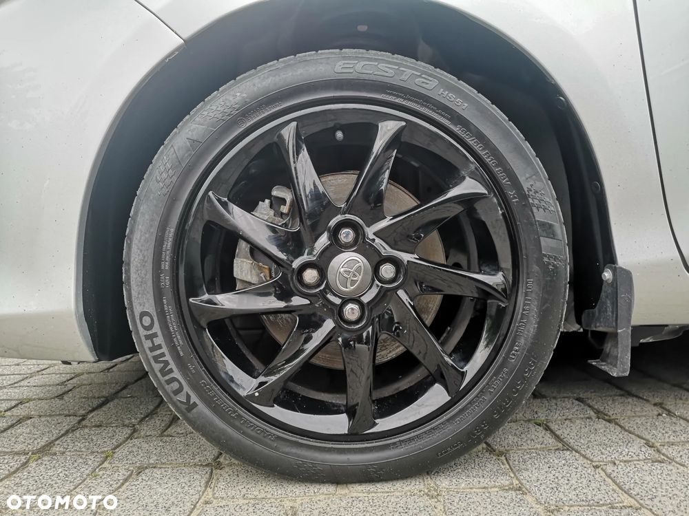 Toyota Yaris Hybrid 100 Premium - 39