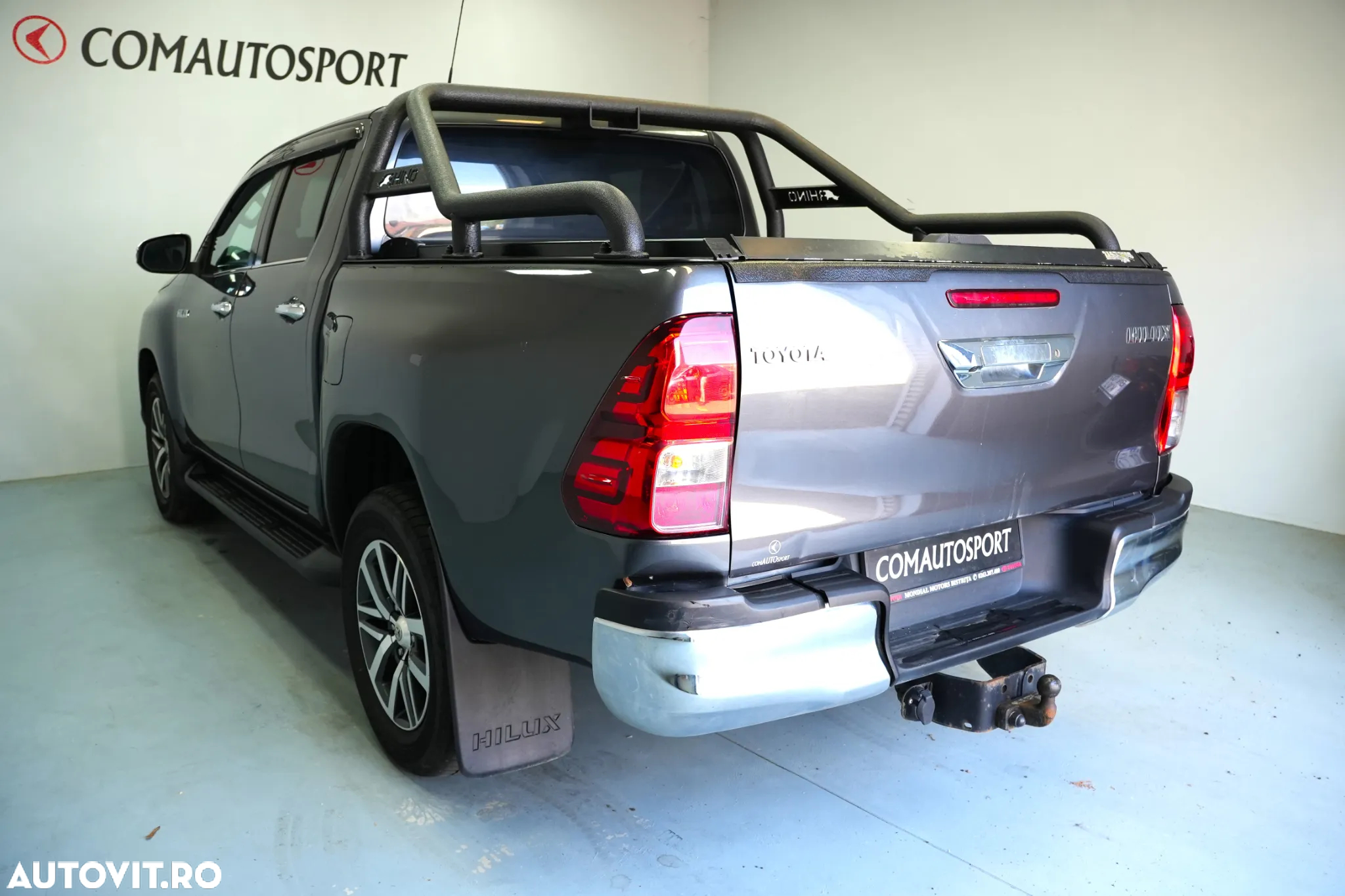 Toyota Hilux 4x4 Double Cab A/T Invincible - 4