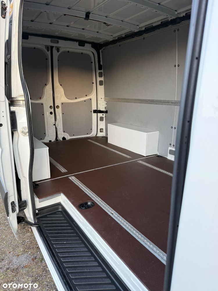 Volkswagen Crafter - 23