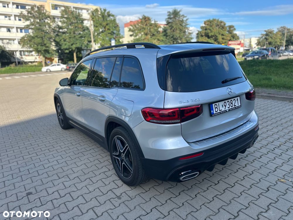 Mercedes-Benz GLB 250 4-Matic AMG Line 8G-DCT - 9