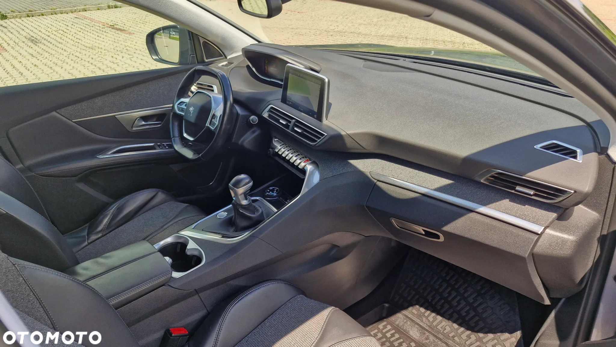 Peugeot 3008 1.6 BlueHDi Allure S&S - 21