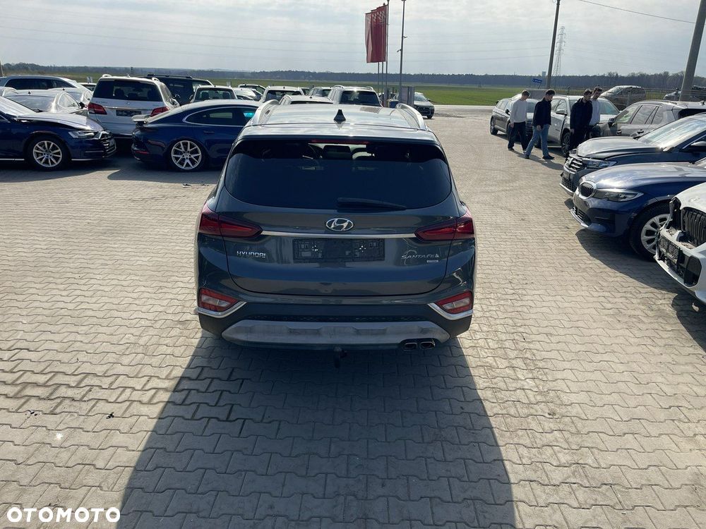 Hyundai Grand Santa Fe 2.2 CRDi Platinum 7os - 3