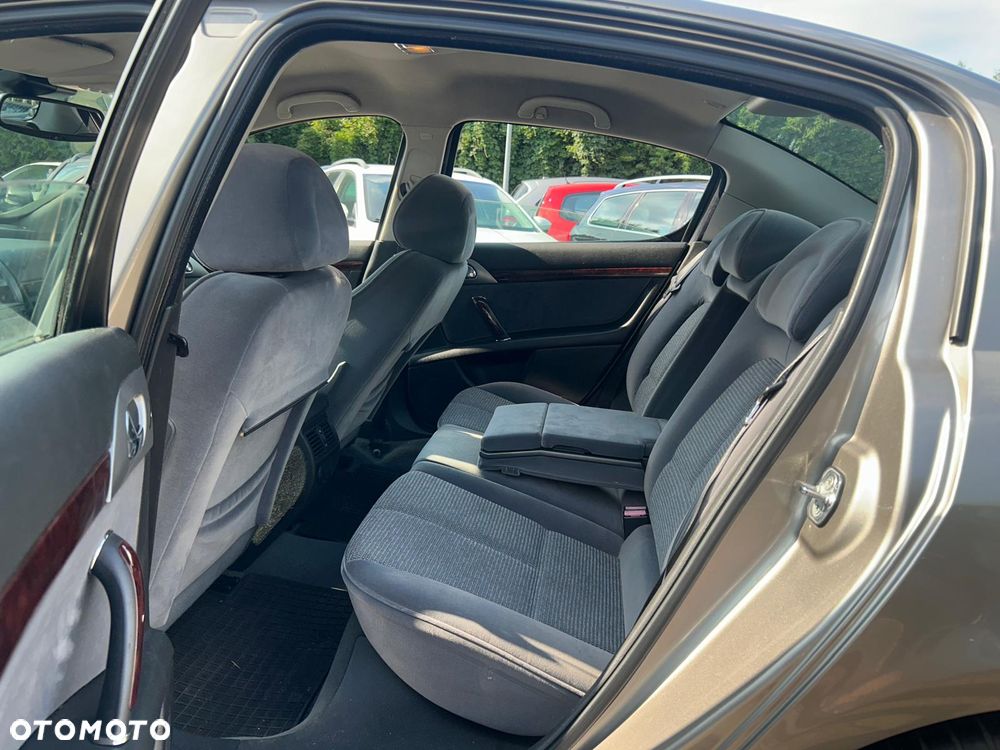 Peugeot 407 HDi 110 Business Line - 12