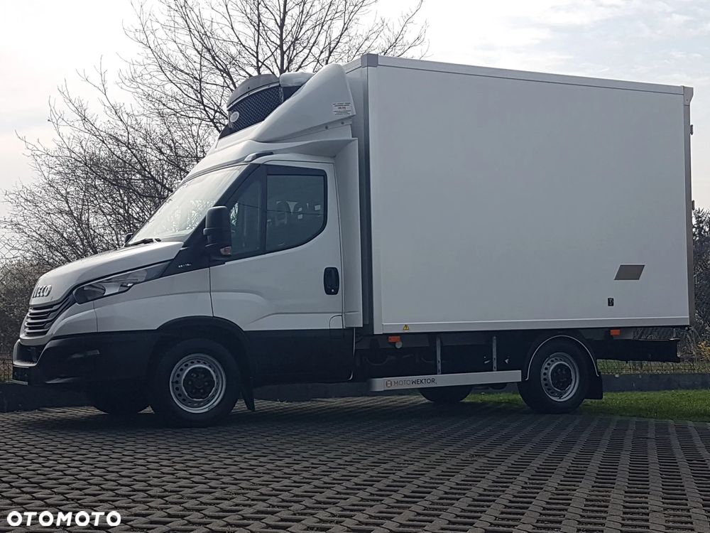 Iveco DAILY 35S16 CHŁODNIA 6EP MROŹNIA IZOTERMA GRZANIE AGREGAT CARRIER XARIOS 5 ZASILANIE Z SILNIKA + ELEKTRYCZNE - 40