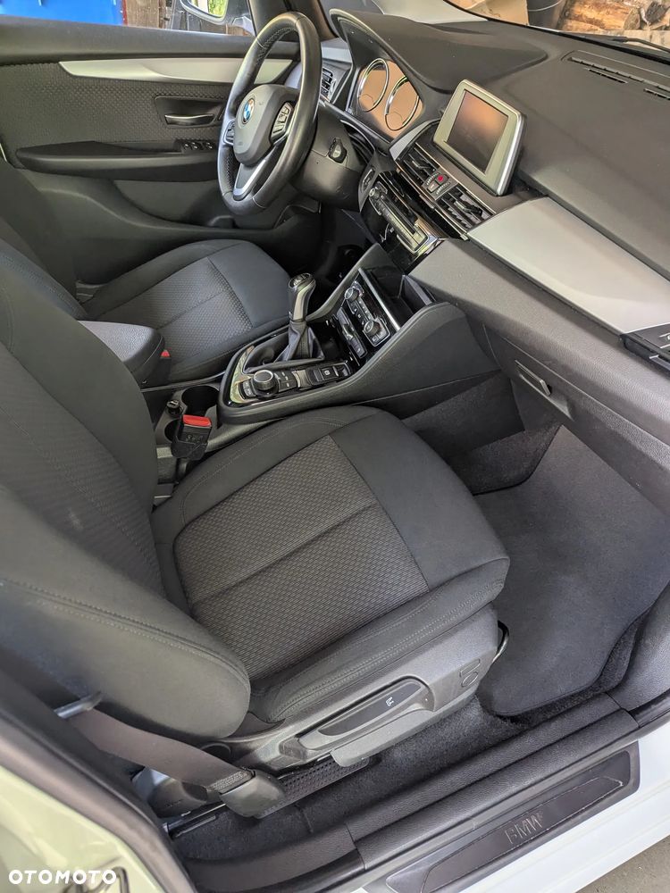 BMW Seria 2 216i - 6